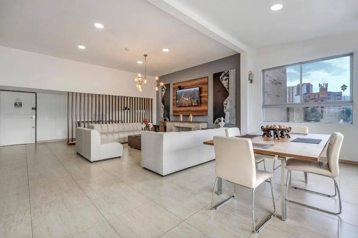 Luxury Penthouse Con Aire Acondicionado Apartment Envigado 0*,  Colombia